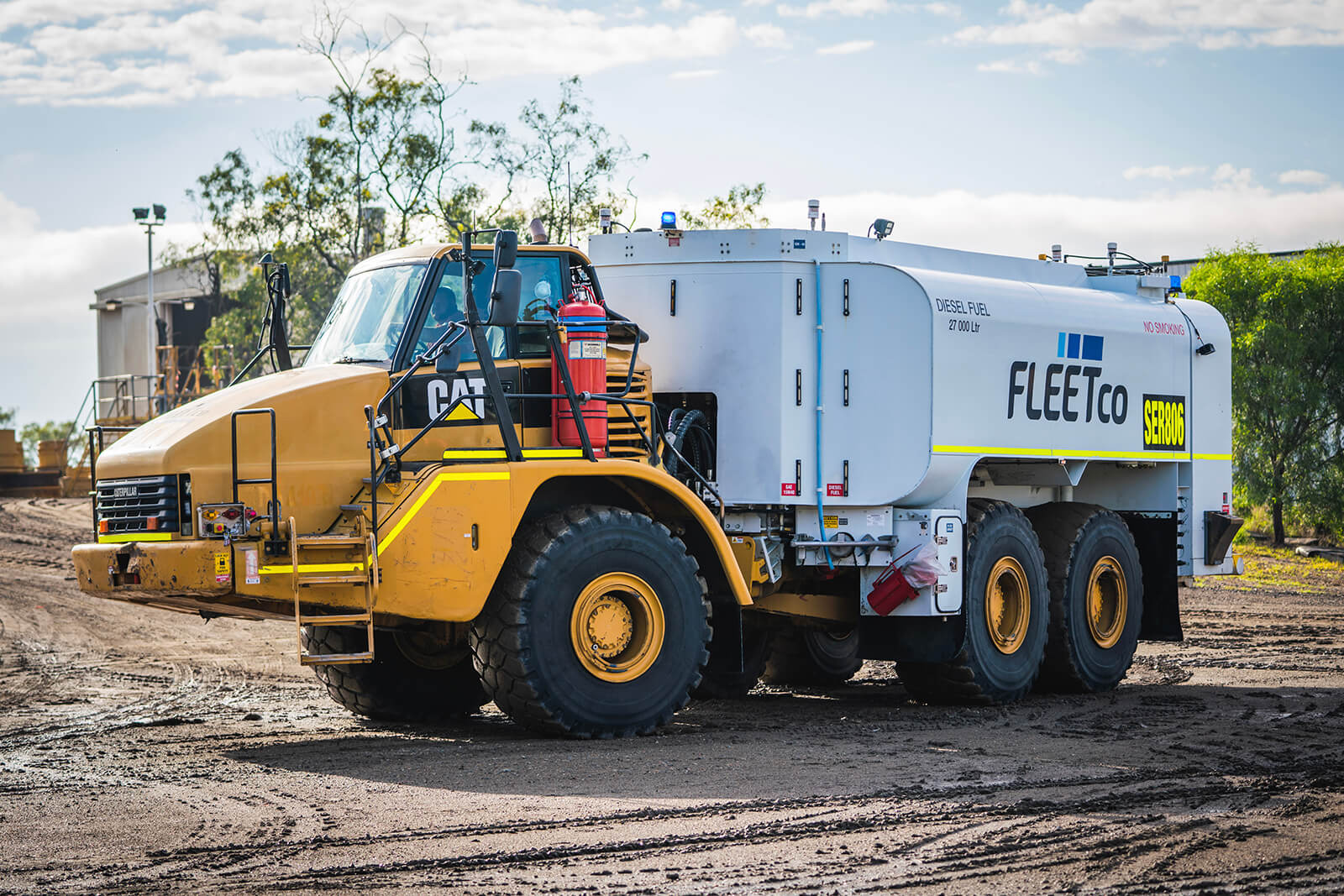 CAT 740 SERVICE CART