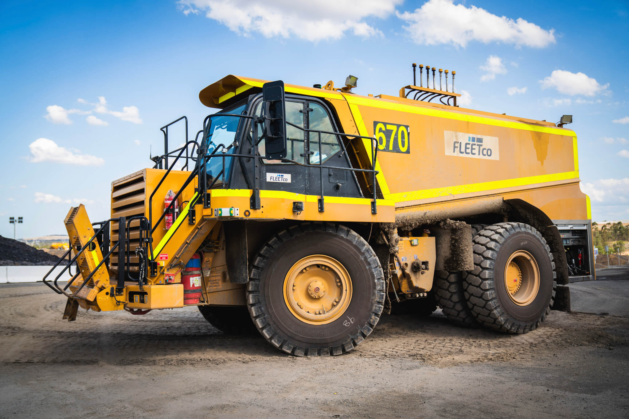 CAT 775 SERVICE CART