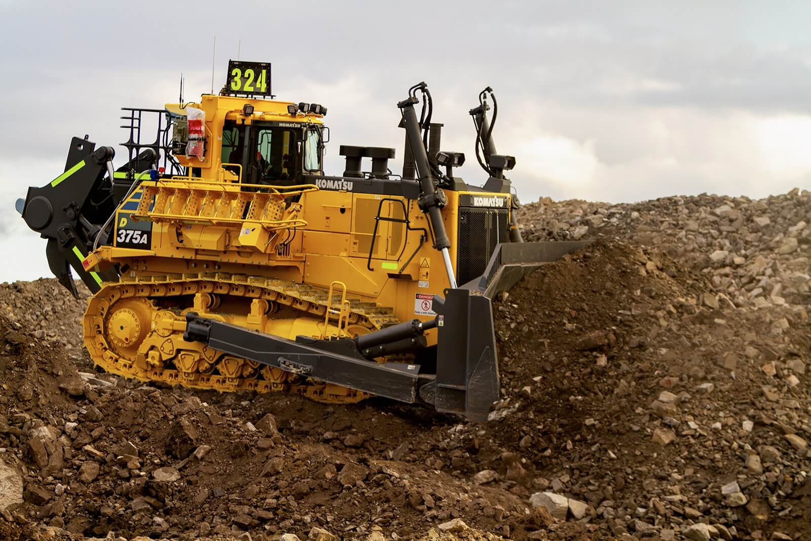 KOMATSU D375
